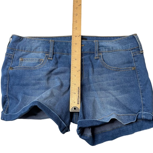 Celebrity Pink short shorts size 7/28 - Picture 9 of 9